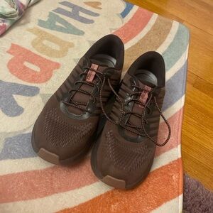 Dansko women's Sneakers GUC